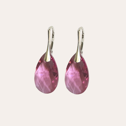 Zilveren oorhangers met roze kristal-druppels