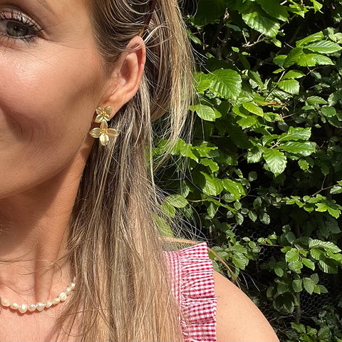 Atelier-SALE: Vintage oorbellen met twee bloemen